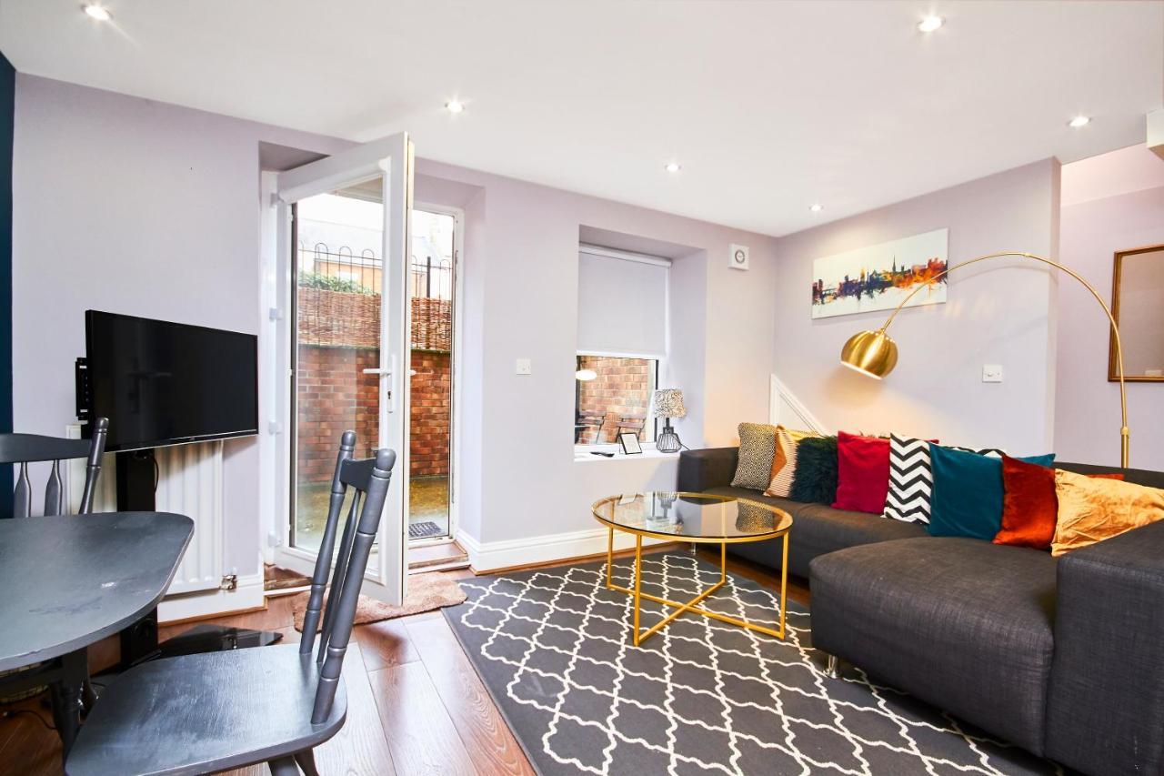 Newcastle Treasure - Sleeps 4 - Lower Ground Floor Luaran gambar